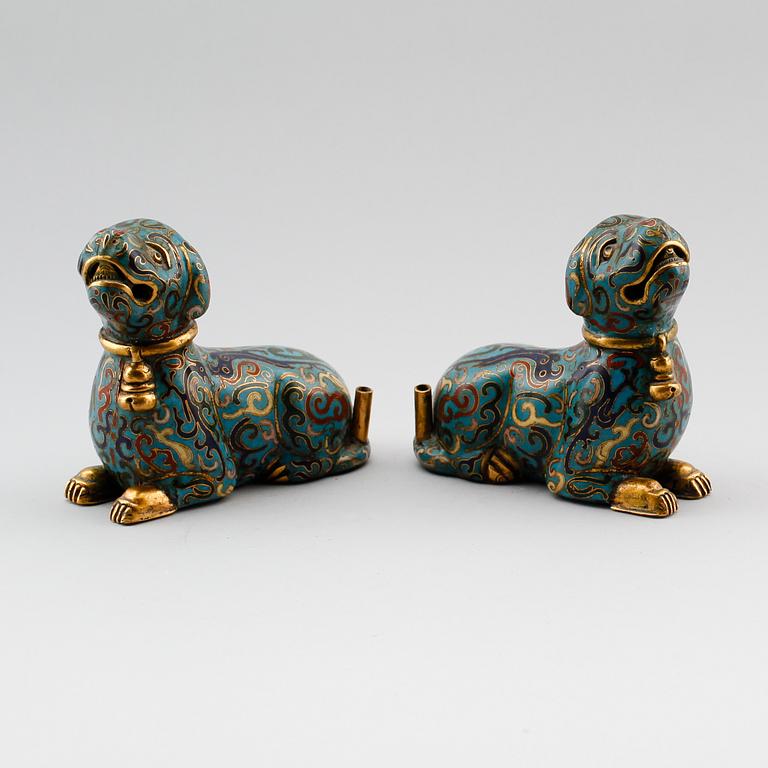 FIGURER, 1 par, cloisonné, Kina, Qing dynasti 1662-1912.