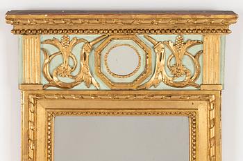 A late Gustavian mirror sconce, circa 1800.