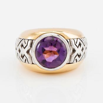 Ring 18K white and red gold with an amethyst, Asprey London.