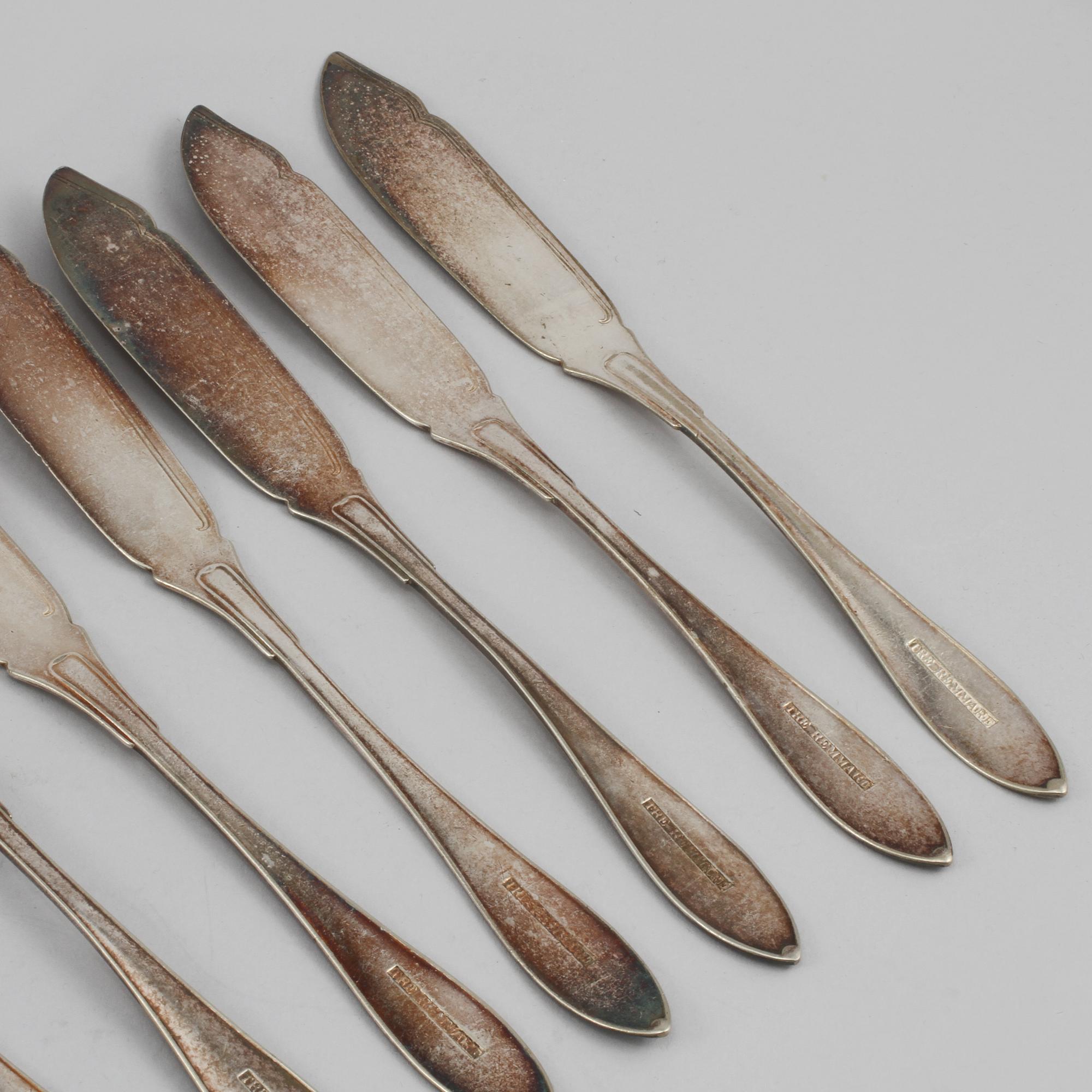 FISKBESTICK, nysilver, 15 st, märka med loggotyp från Stockholmsutställningen 1930 samt restaurangen Tre Remmare.