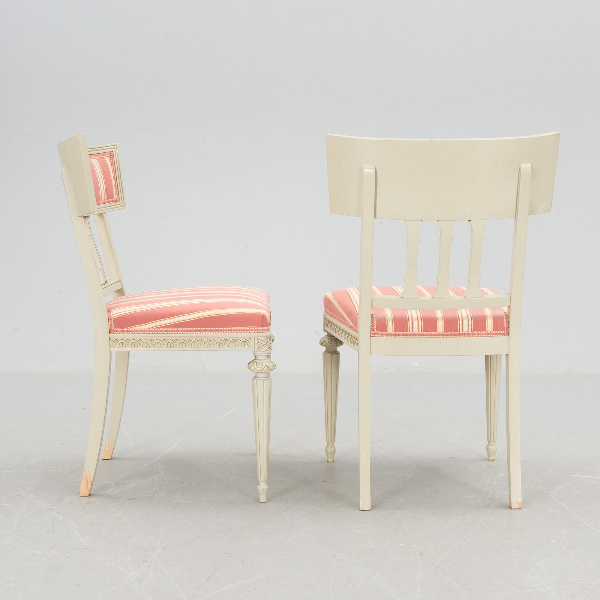 STOLAR, ett par, gustaviansk stil, 1900-tal.