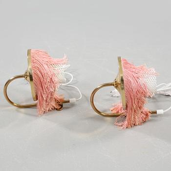 VÄGGLAMPOR, ett par, Hans Agne Jakobsson, Markaryd, 1900-talets andra hälft.