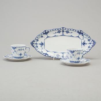 21 pieces of porcelain tableware from Royal Copenhagen, model "Musselmalet", 20th century.