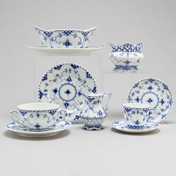 SERVISDELAR, 25 delar, Musselmalet,  Royal Copenhagen, Danmark.