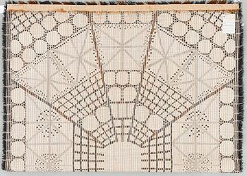 MATTA, maskinvävd rya, "Östergyllen". Marianne Richter för Wahlbecks i Linköping. Komponerad omkring 1969. Ca 190x140 cm.