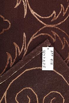 Matta, Orientalisk, ca 363 x 275 cm.