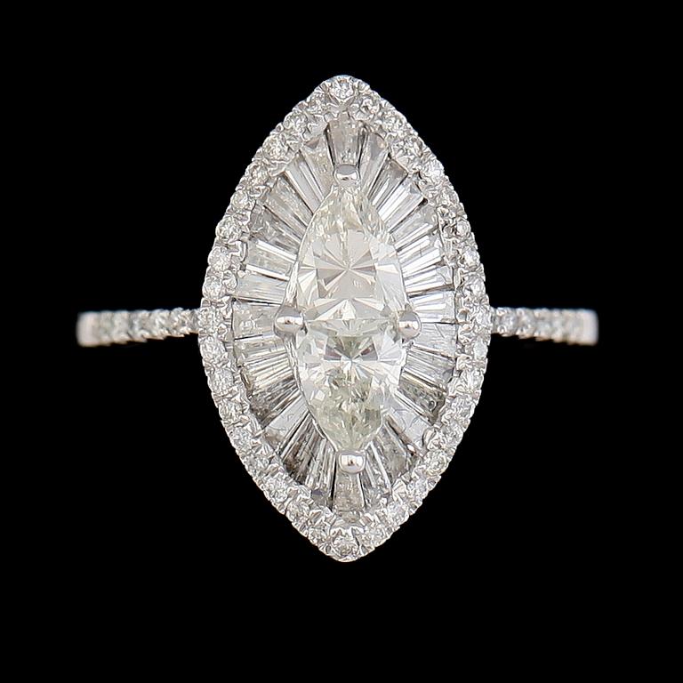 RING, 18K vitguld, olikslipade diamanter tot ca 1.31 ct. Vikt ca 3 g.