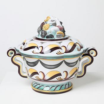 An Arthur Percy creamware lidded wine tureen, Gefle Posrlinsfabrik, Sweden 1920-30's.