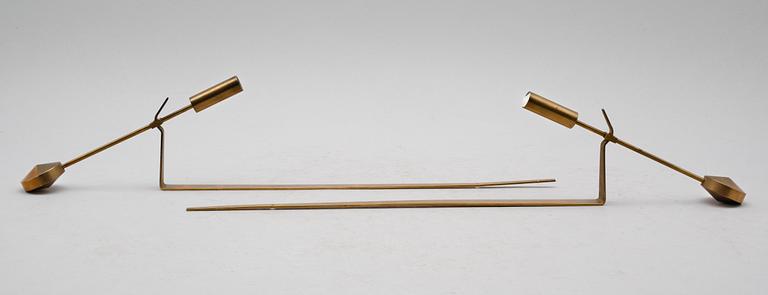 VÄGGLAMPETTER, 2 st, mässing, "Pendeln", Pierre Forsell, Skultuna, 1900-talets andra hälft.