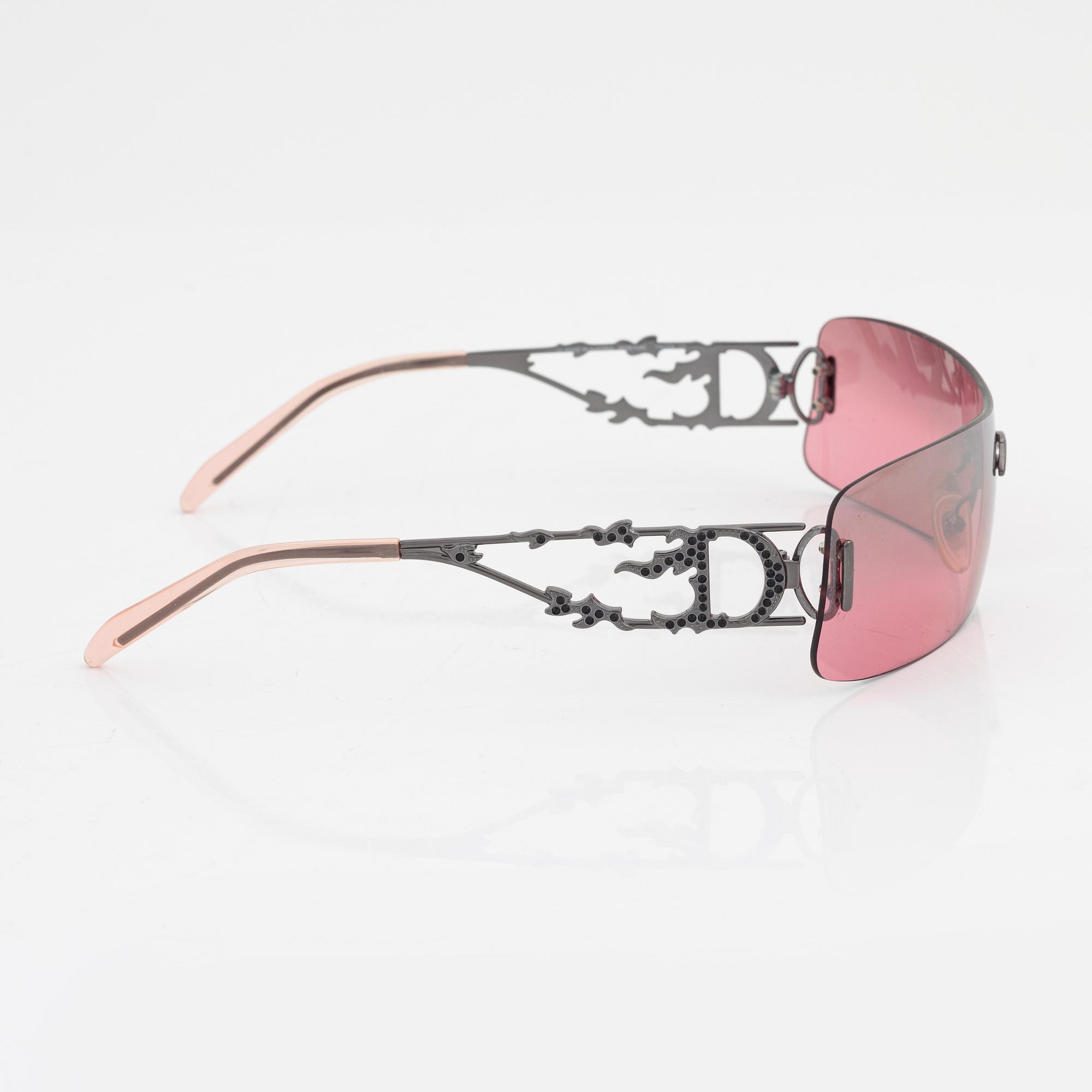 Christian Dior, a pair of 'Dior Fire' sunglasses.