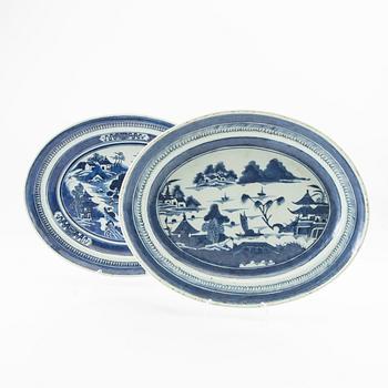Serving dishes 2 pcs China around 1800 porcelain.