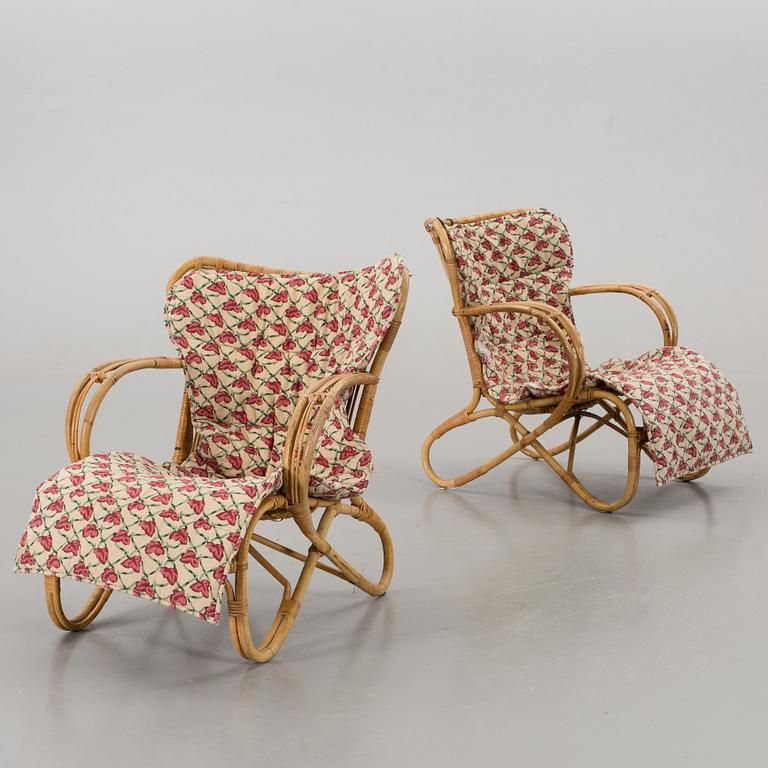 TWO PAIR OF RATTAN ARMCHAIR, MIDDLE OF 20TH CENTURY.