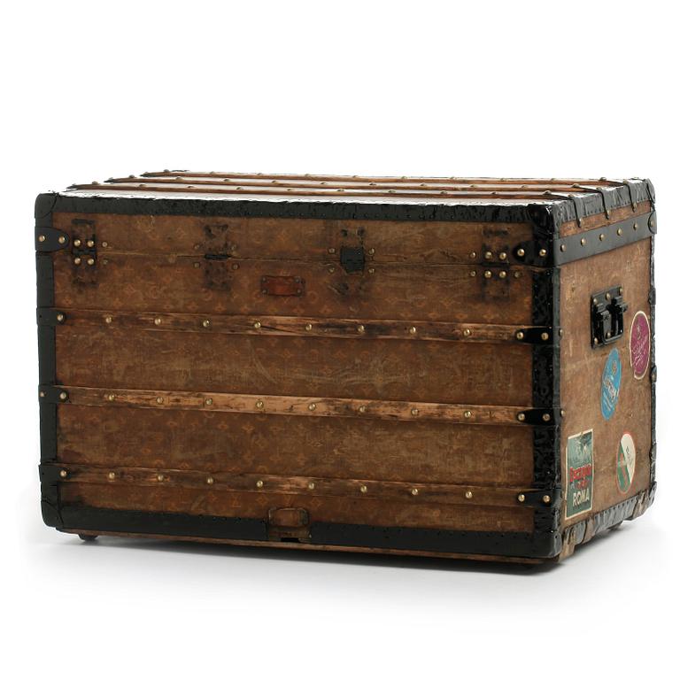 LOUIS VUITTON, a Monogram canvas trunk, late 19th/early 20th century.