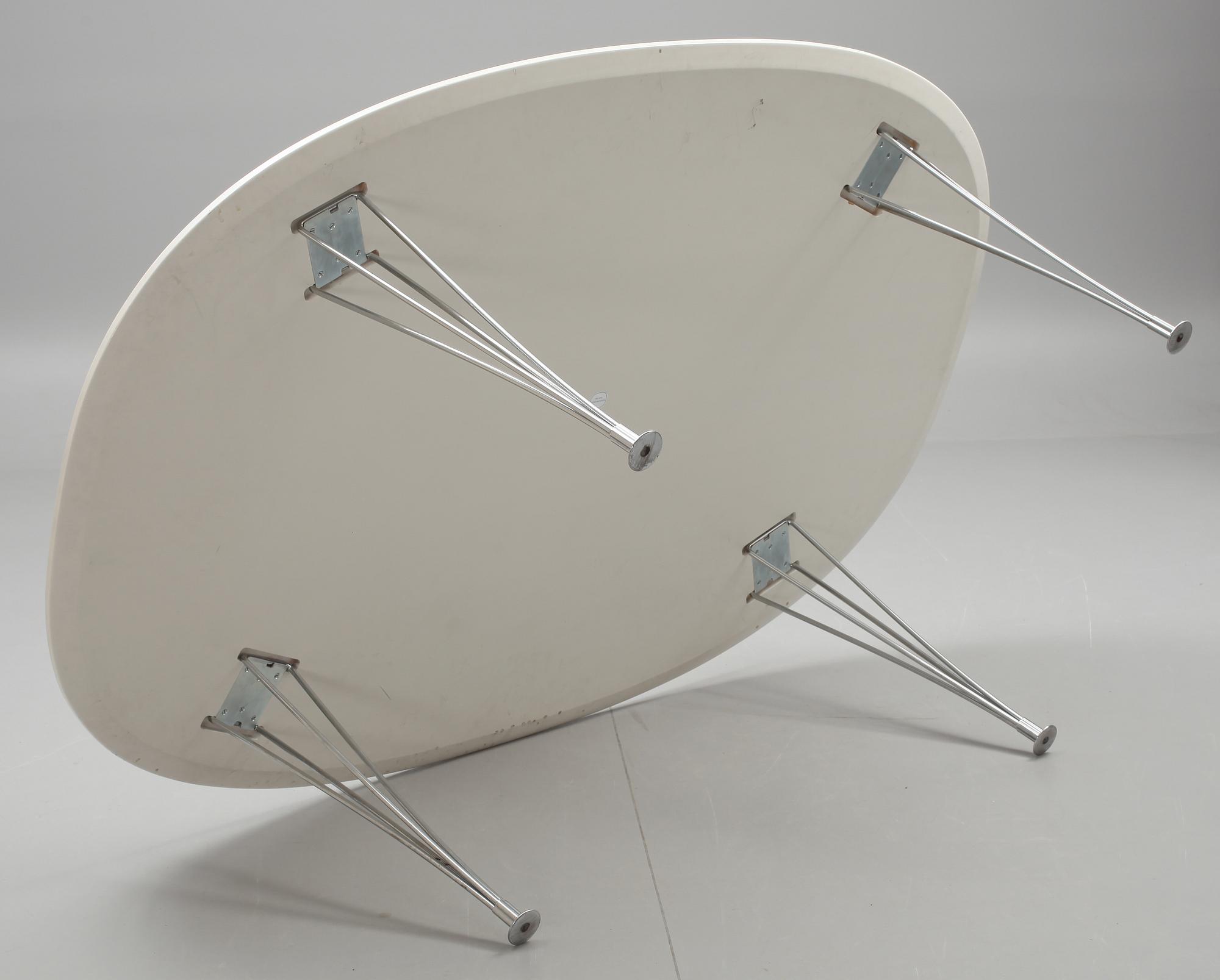 BORD, "Superellips". Bruno Mathson och Piet Hein, Fritz Hansen.