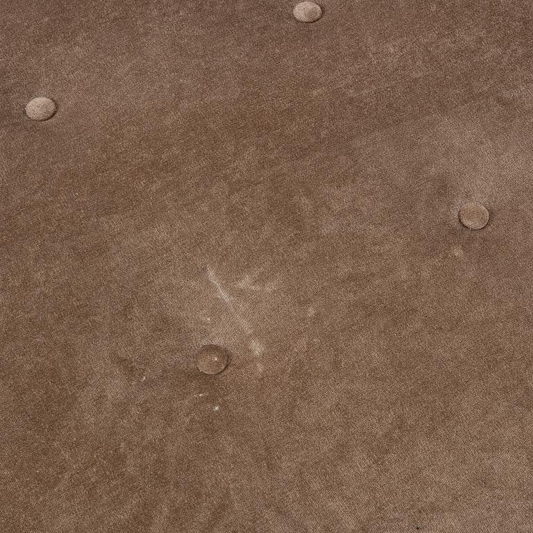 Josef Frank, a 'Liljevalchs sofa', Svenskt Tenn, 2000s.