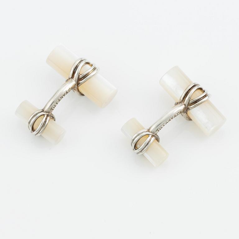 Tiffany & Co, manschettknappar, sterlingsilver med pärlemor.
