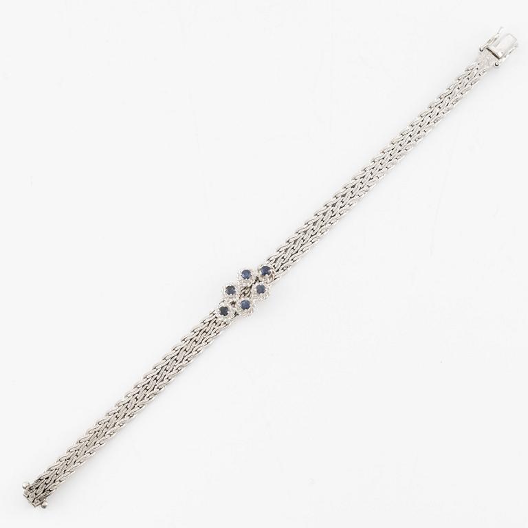 Bracelet, 18K white gold with sapphires.