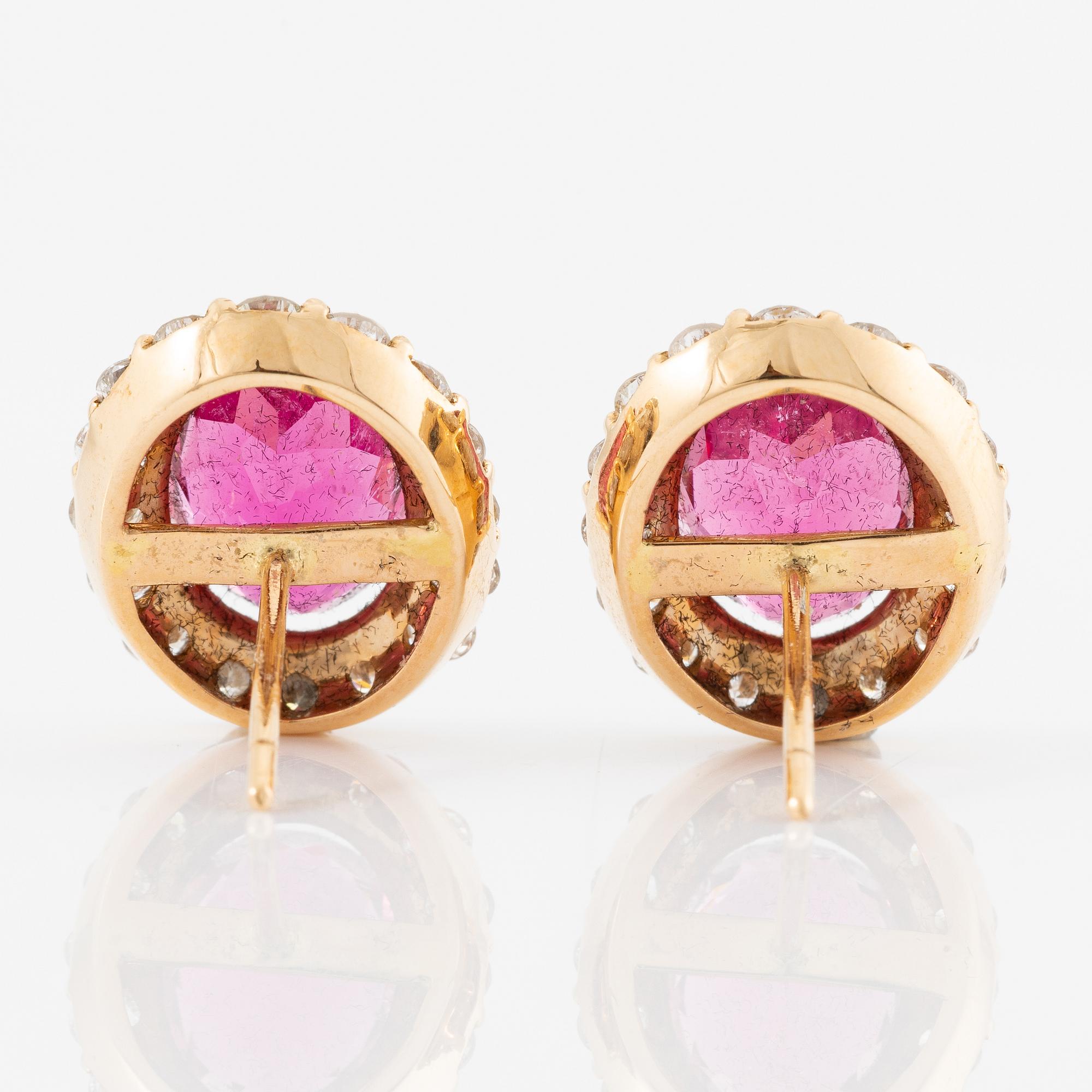 Earrings, a pair, carmosé model, 18K gold with pink tourmalines and brilliant-cut diamonds.
