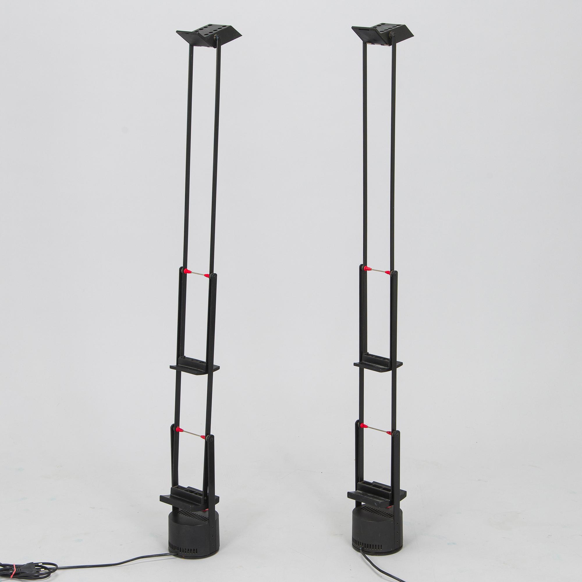 Richard Sapper, pöytävalaisinpari, "Tizio", Artemide, Italia.