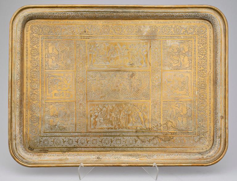 BRICKA. Mässing. Persien, 1900-talets första hälft.