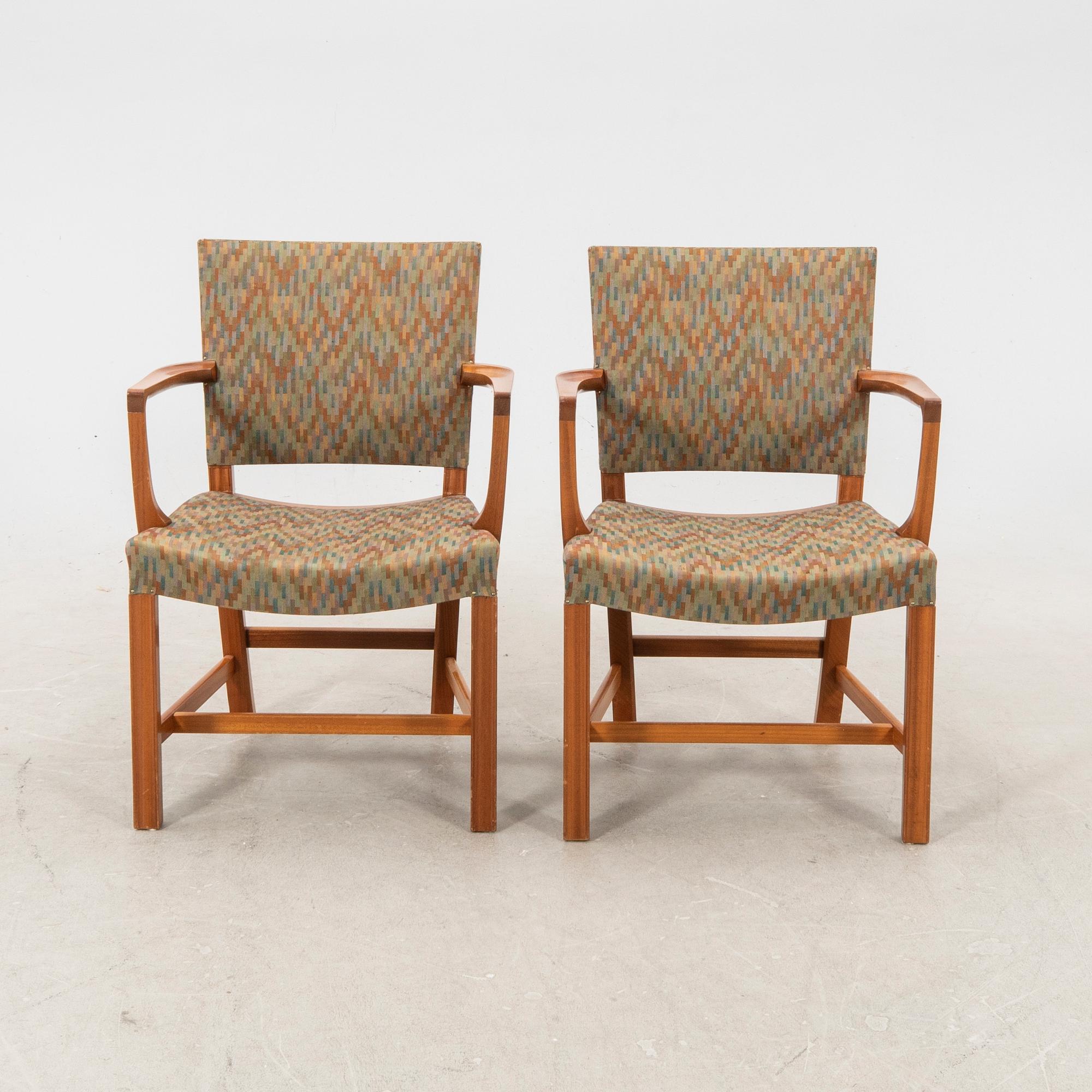 Kaare Klint, karmstolar ett par "Red chair" Rud Rasmussen, Danmark.