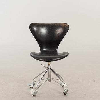 ARNE JACOBSEN, kontorsstol, "Sjuan", Fritz Hansen, Danmark 1965.