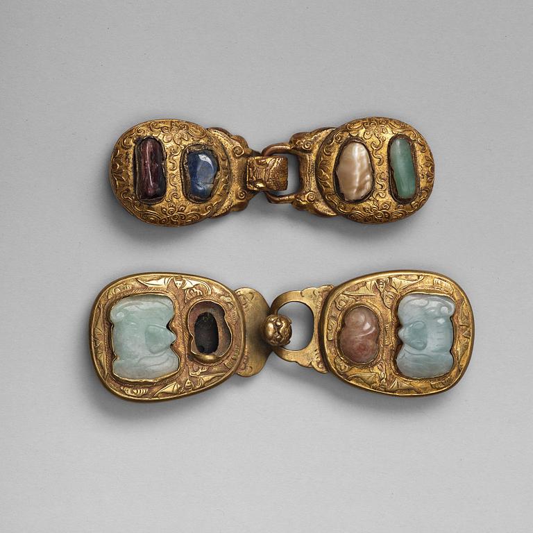 Two gilt copper alloy belt buckles, Qing dynasty (1664-1912).