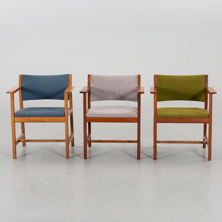 A SET OF 3 BØRGE MOGENSEN ARMCHAIRS.