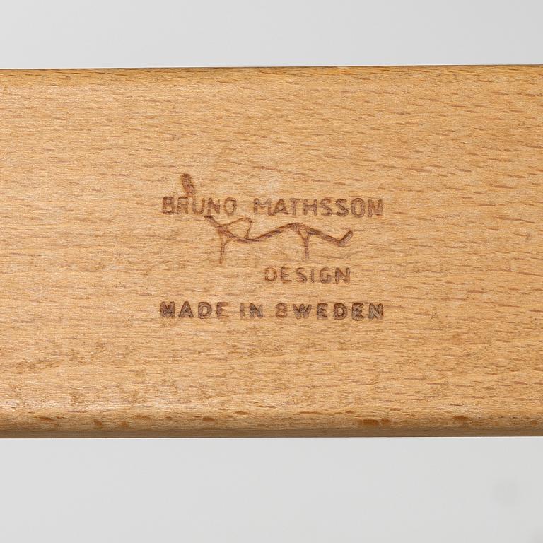 Bruno Mathsson, fåtöljer, ett par, "Eva", Firma Karl Mathsson, Värnamo, 1976.