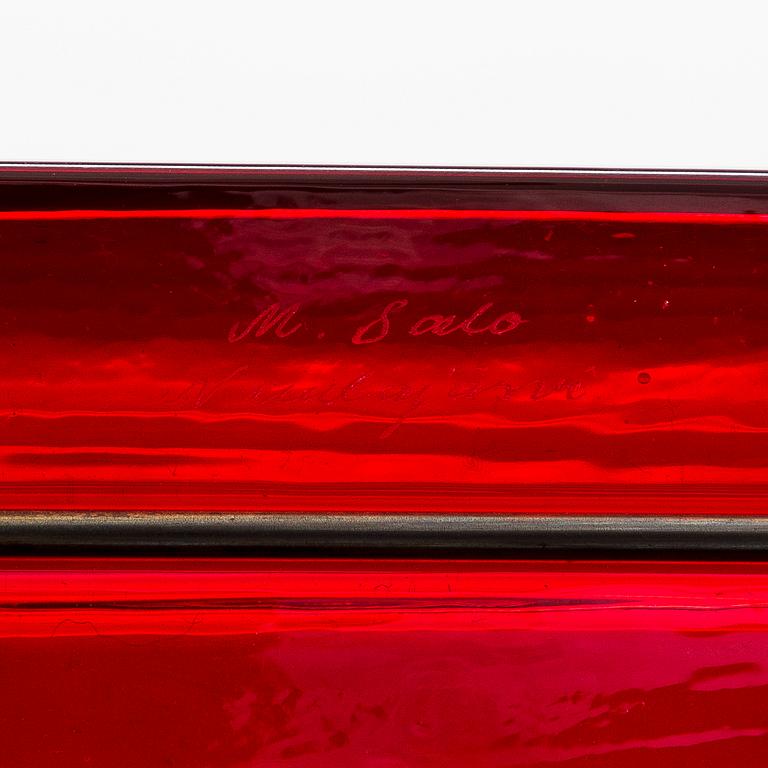 Markku Salo, Lasiveistos, "Helposti punastuva", signeerattu M. Salo Nuutajärvi.