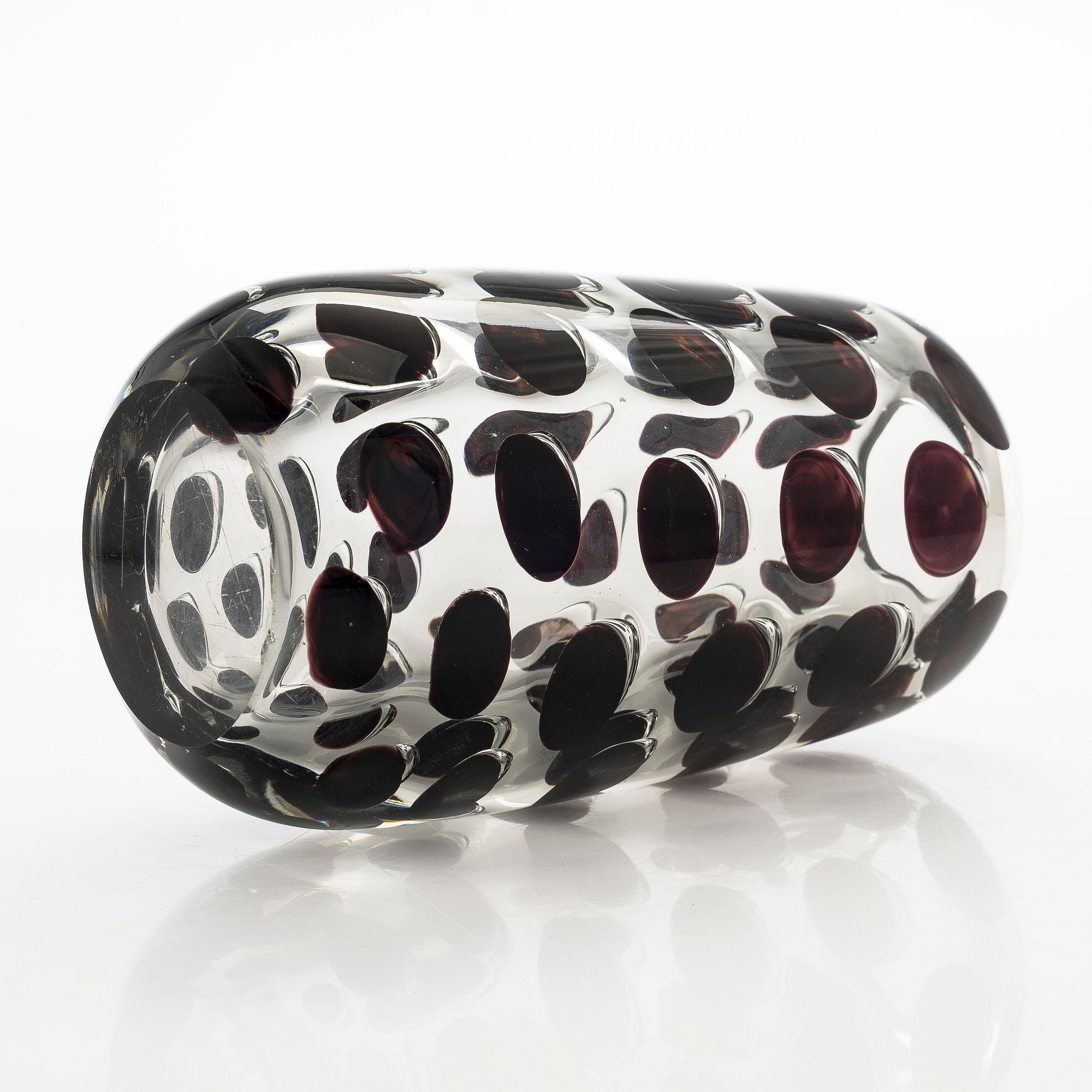Saara Hopea, a 'Panther' glass vase, signed S. Hopea Nuutajärvi Notsjö -58.