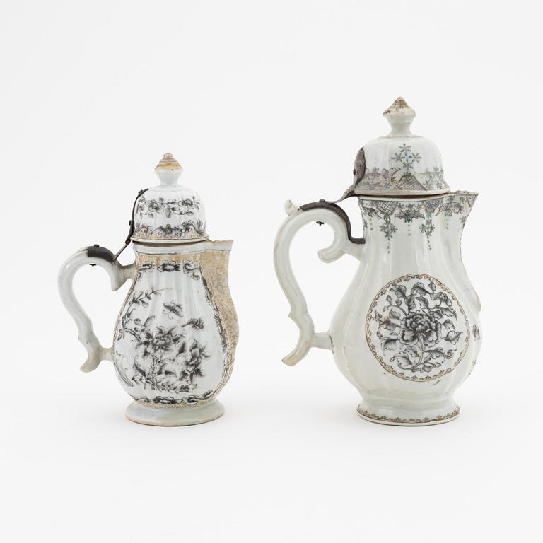 Two Chinese porcelain coffeepots, Qing dynasty, Qianlong (1736-1795).