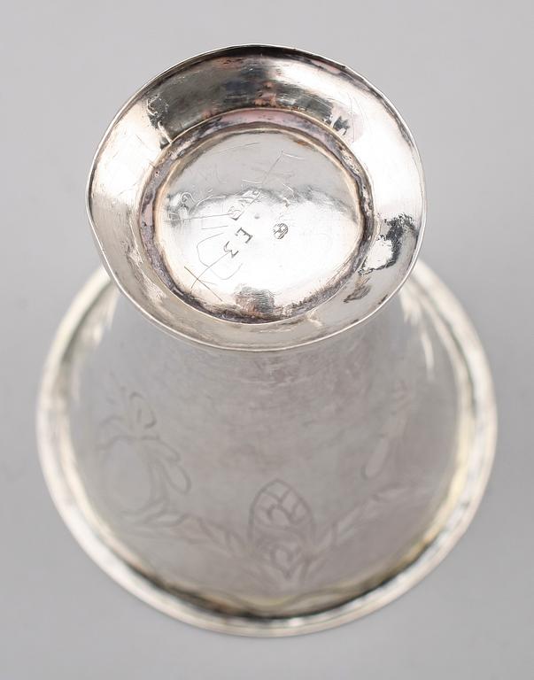 BÄGARE, silver, Petter Wikström, Härnösand 1811. Vikt ca 33 gram.