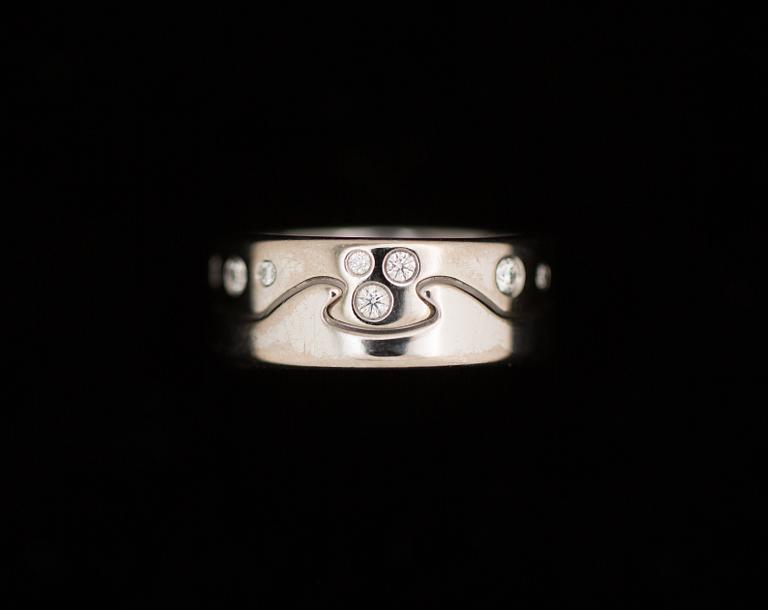 RING, 18 K vitguld med briljantslipade diamanter, "Fusion", Georg Jensen, Danmark. Vikt ca 10,5 g.