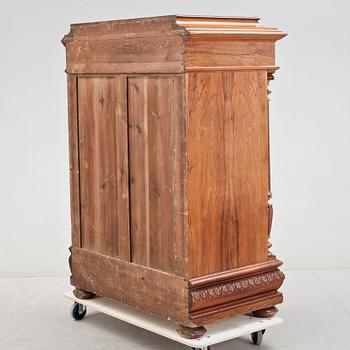 BYRÅ, nyrenässans, 1800-talets slut.