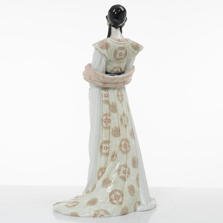 José Luis Santes, figurine, "Chinese beauty", Lladró, Spain, 2012-2022.