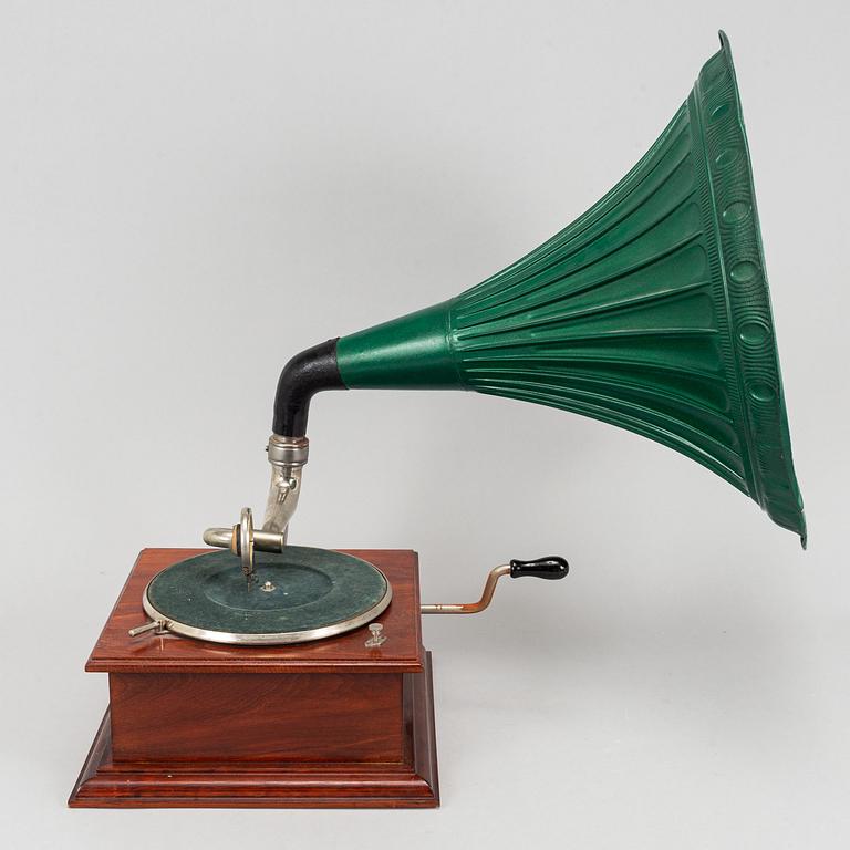 A gramophone, early 20th Century.