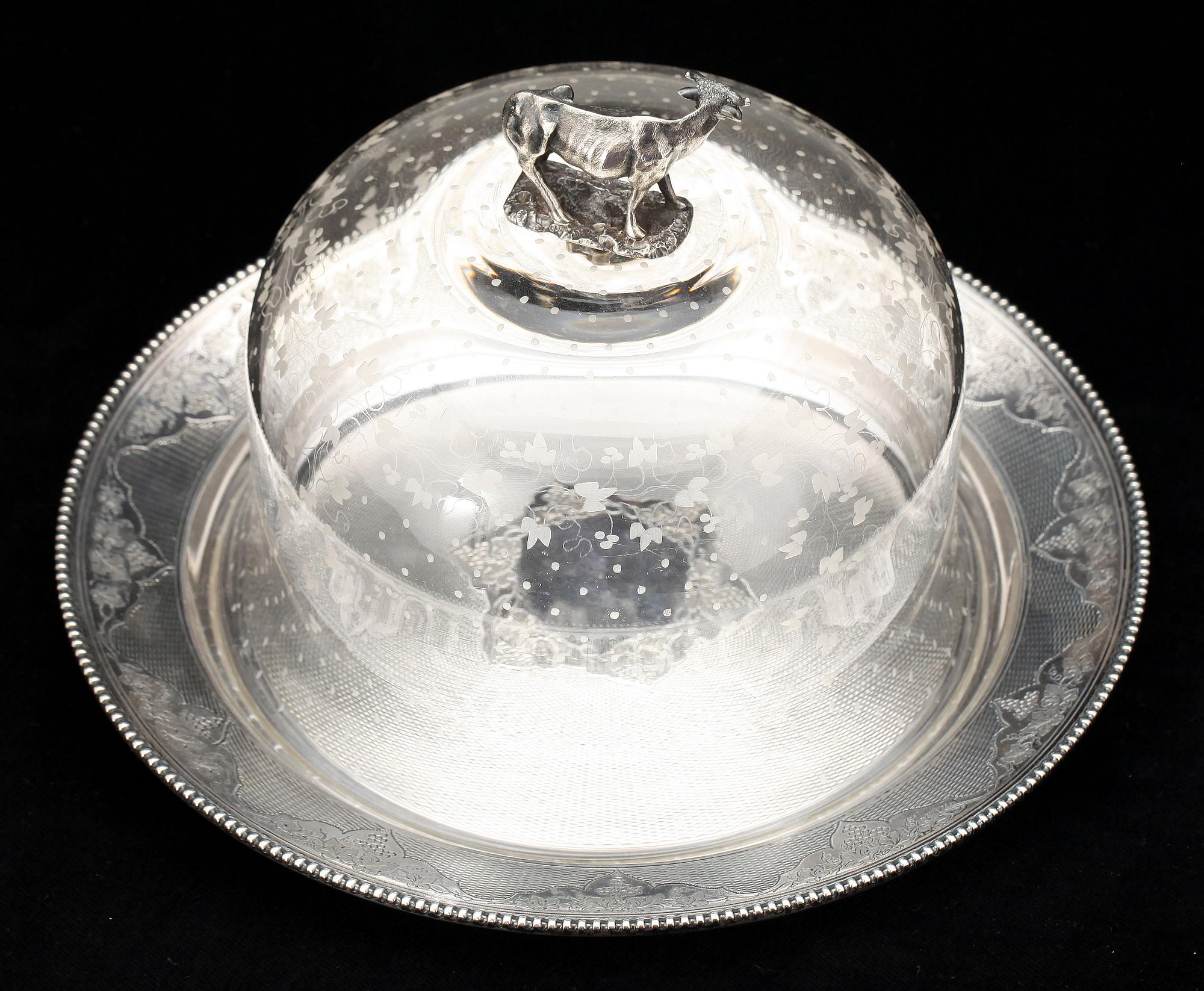 OSTKUPA, silver, Frankrike, 1868, Svenska importstämplar. Fat med vikt 196 gram.