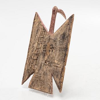 Twelve sculptures, reportedly from Makonde, Tanzania, Luba, Congo, and moore, from the second half of the 20:th century.