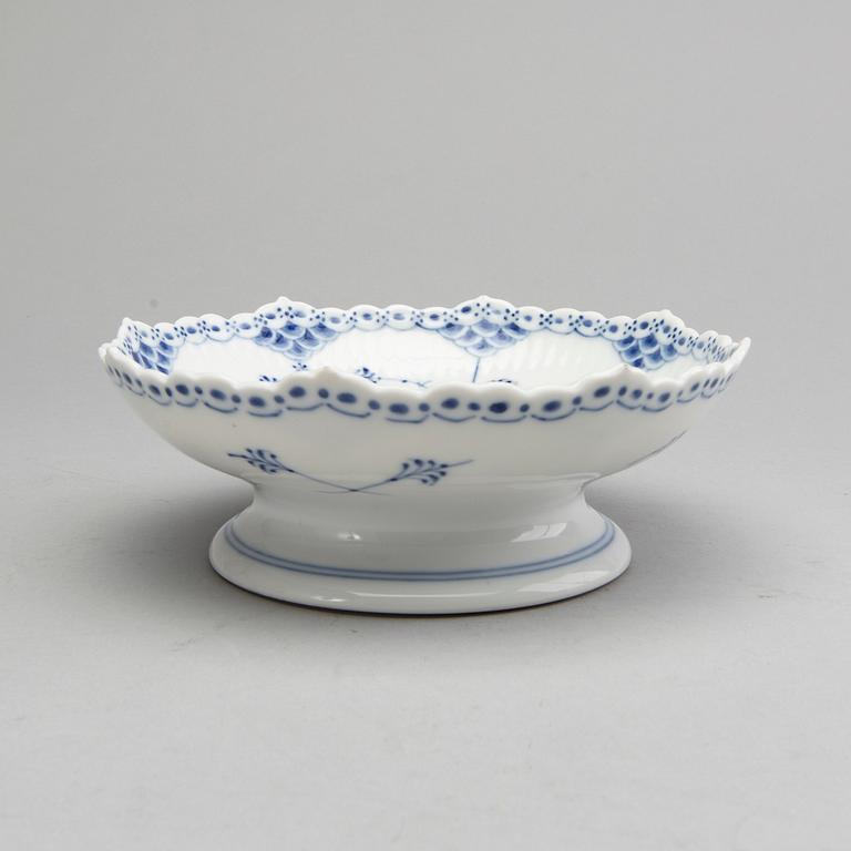 ROYAL COPENHAGEN, kaffeservis, 15 dls Musselmalet halvblond, porslin, första- och andrasortering.