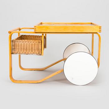Alvar Aalto, tarjoiluvaunu, malli 900, O.Y. Huonekalu- ja Rakennustyötehdas A.B. 1900-luvun puoliväli.