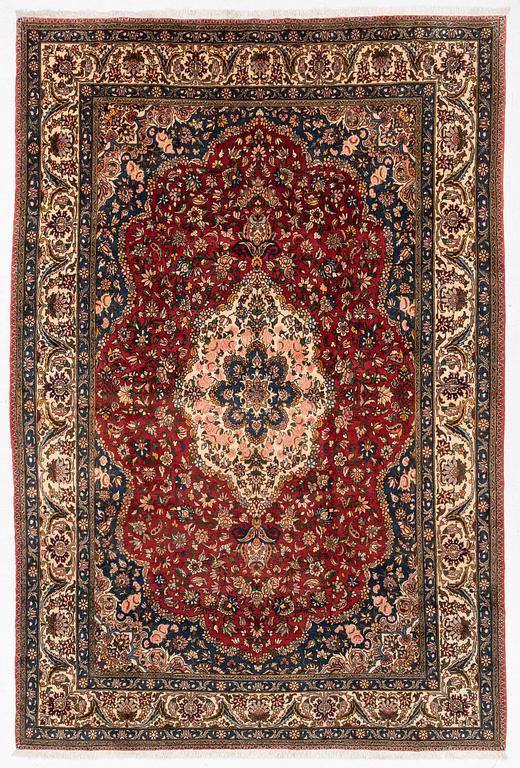 A Bakhtiari carpet, c. 370 x 248 cm.