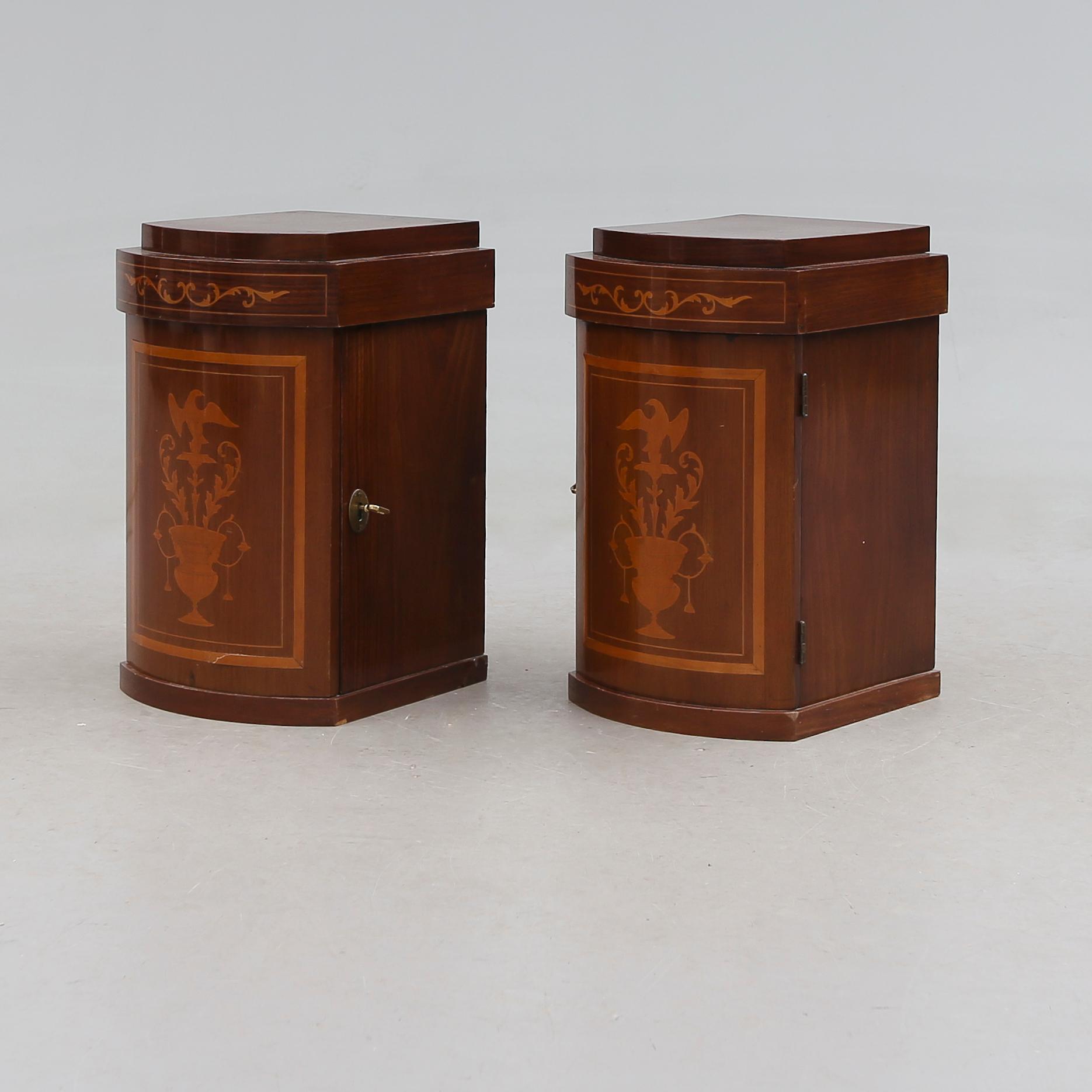 SKÅP, 1 par, 1900-talets första hälft.