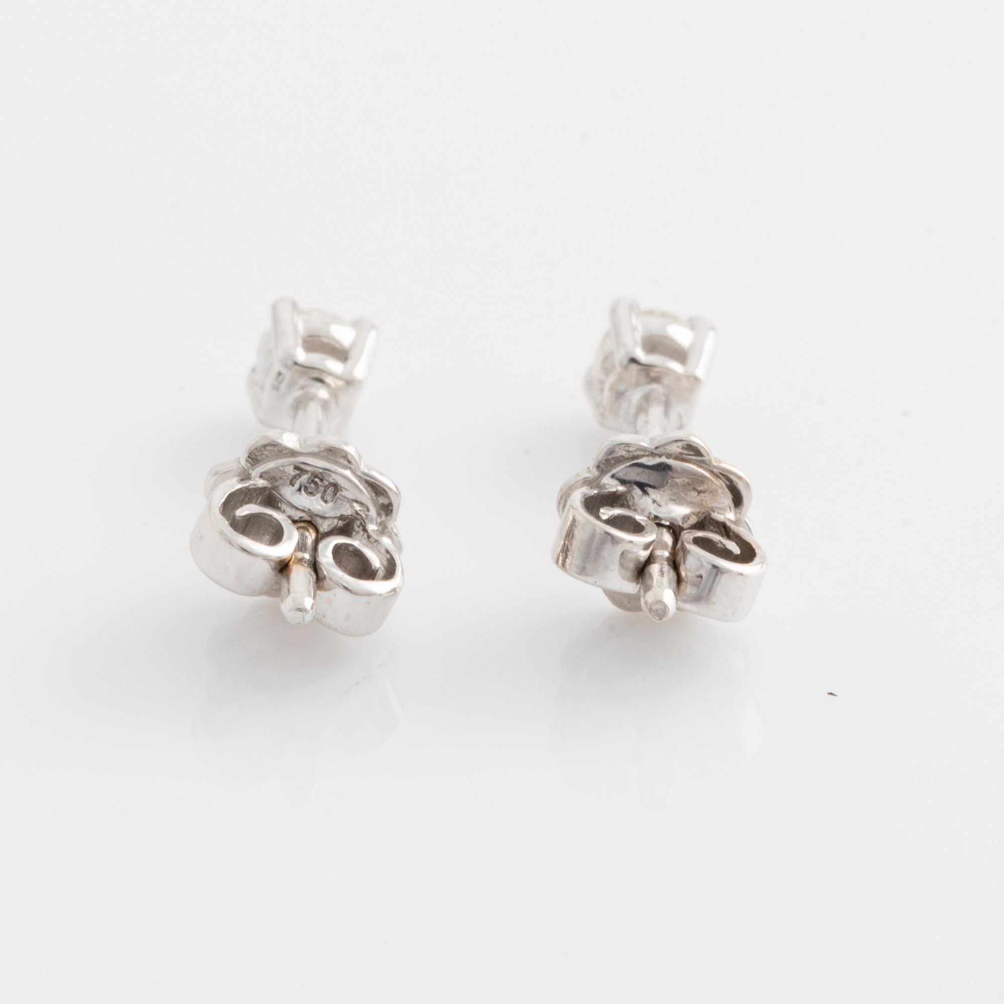 Earrings with brilliant-cut diamonds.