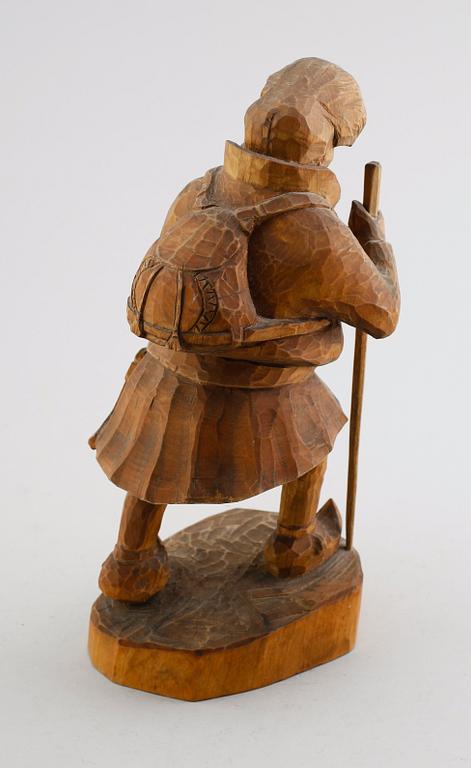 FIGUR, skuret trä, Bengt Jonsson, Kedträsk, Kusfors,  monogramsignerad BJ, 1900-talets första hälft.