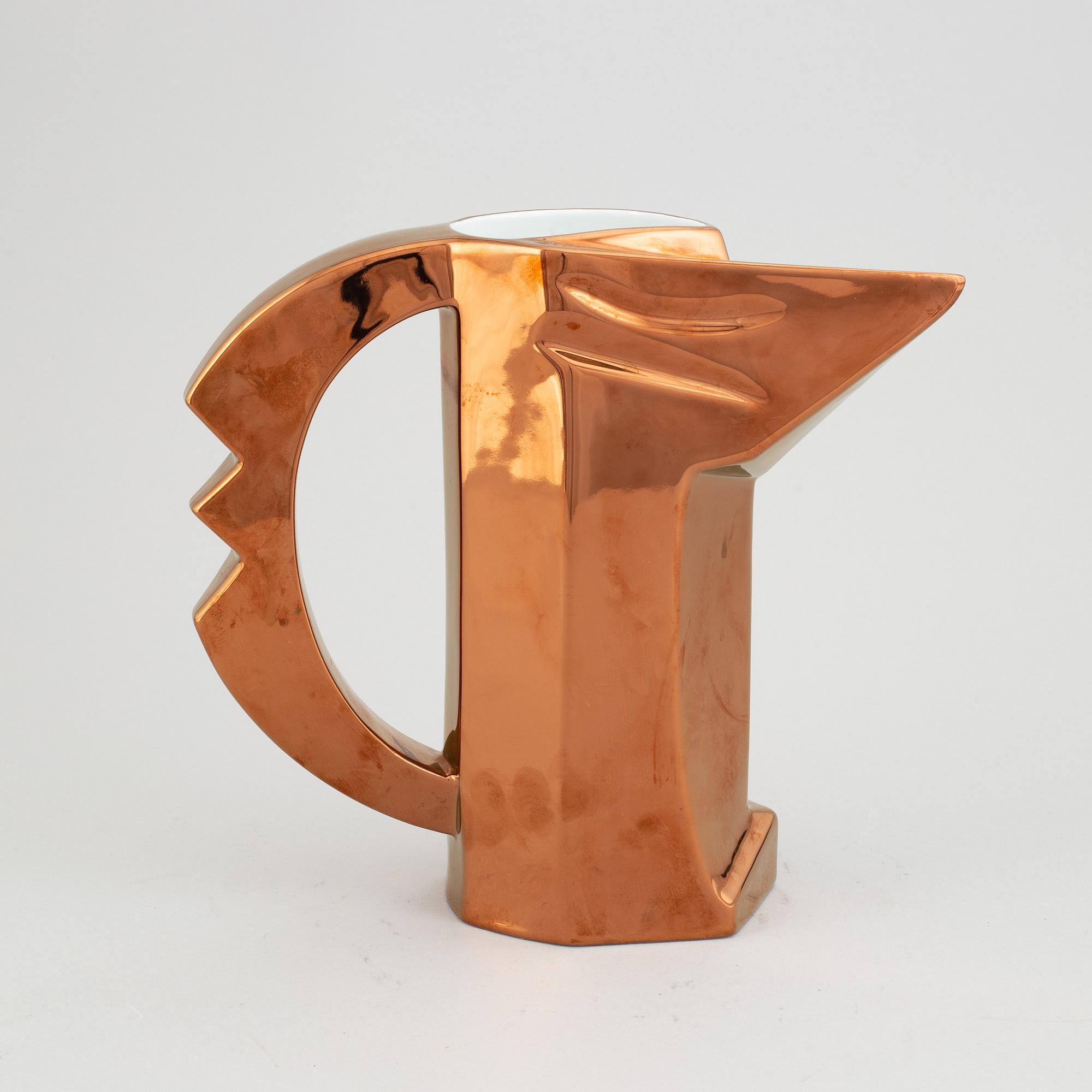 A porcelain jug/vase 'Jarrita Florero' by Javier Mariscal, 1980's.