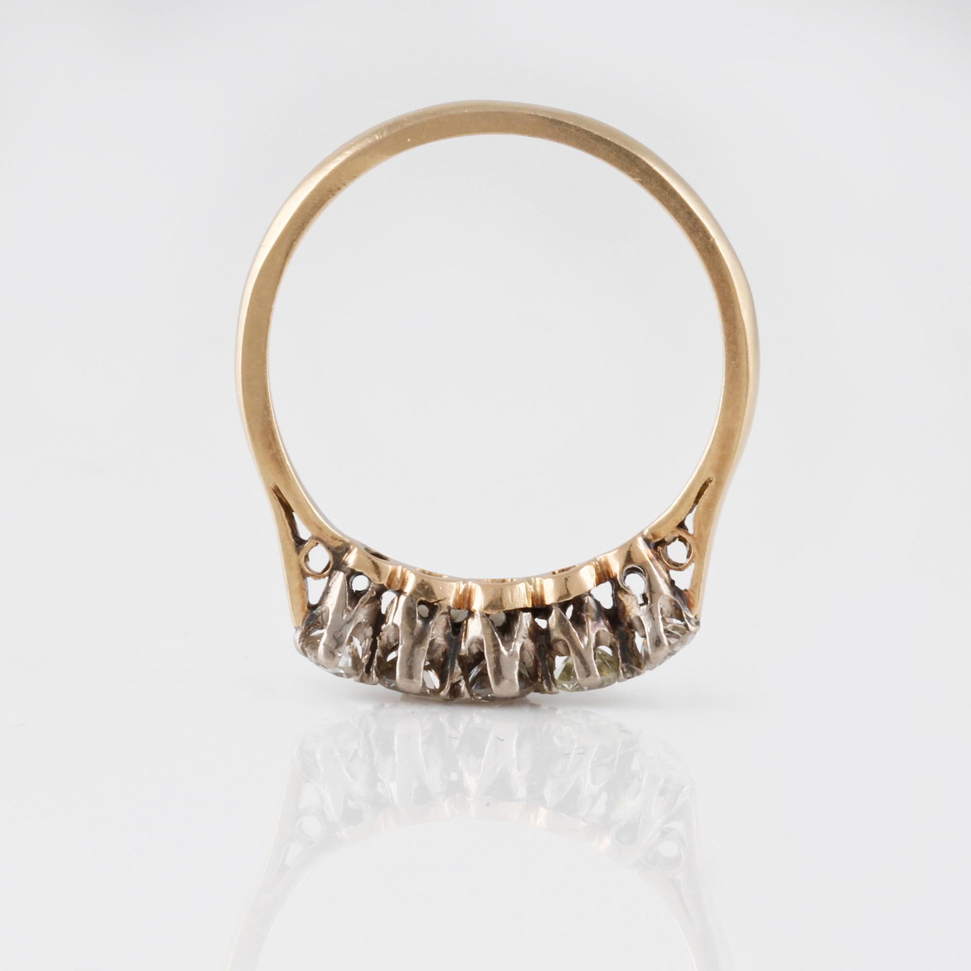 RING, 18K guld med 5 briljantslipade diamanter ca 0.35 ct. Vikt 2,5 gram.