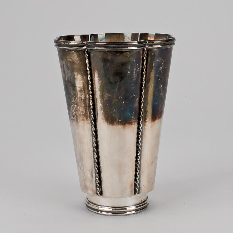 VAS, silver, TESI Göteborg, 1950, vikt ca 403 g.