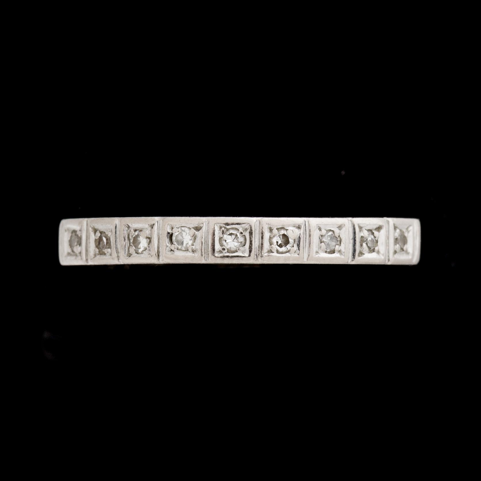 RINGAR, 3 st, 18K med åttkantslipade diamanter. Totalvikt ca 11,5g.