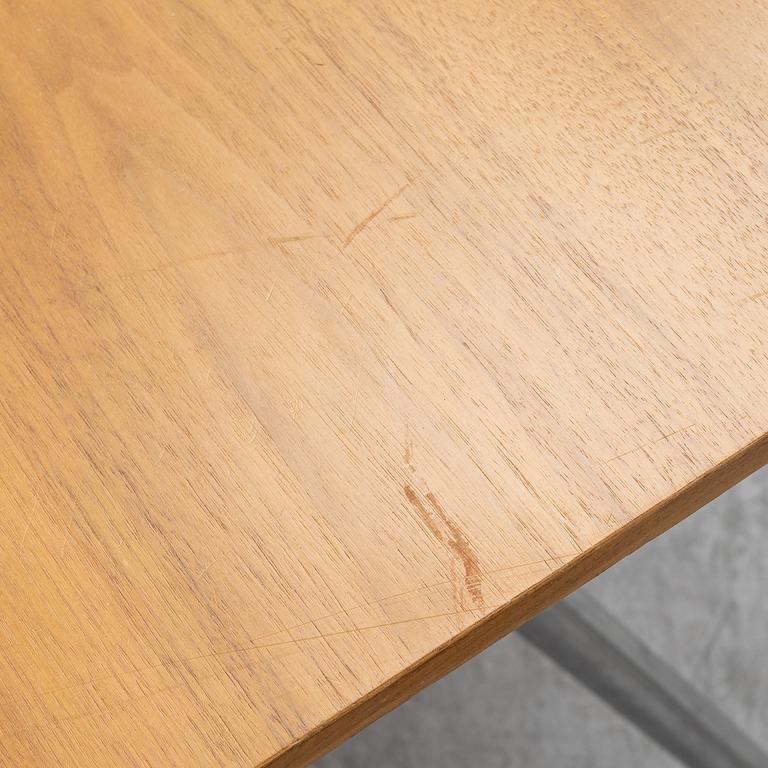 Todd Bracher, conference table, model TNo1 -TB5, Fritz Hansen.